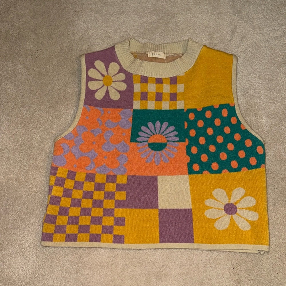 Debut multicolored, artsy designs, stretchy medium tank top